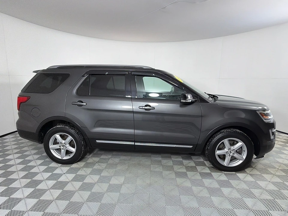 2017 Ford Explorer 5th Gen - Image 4 of 12