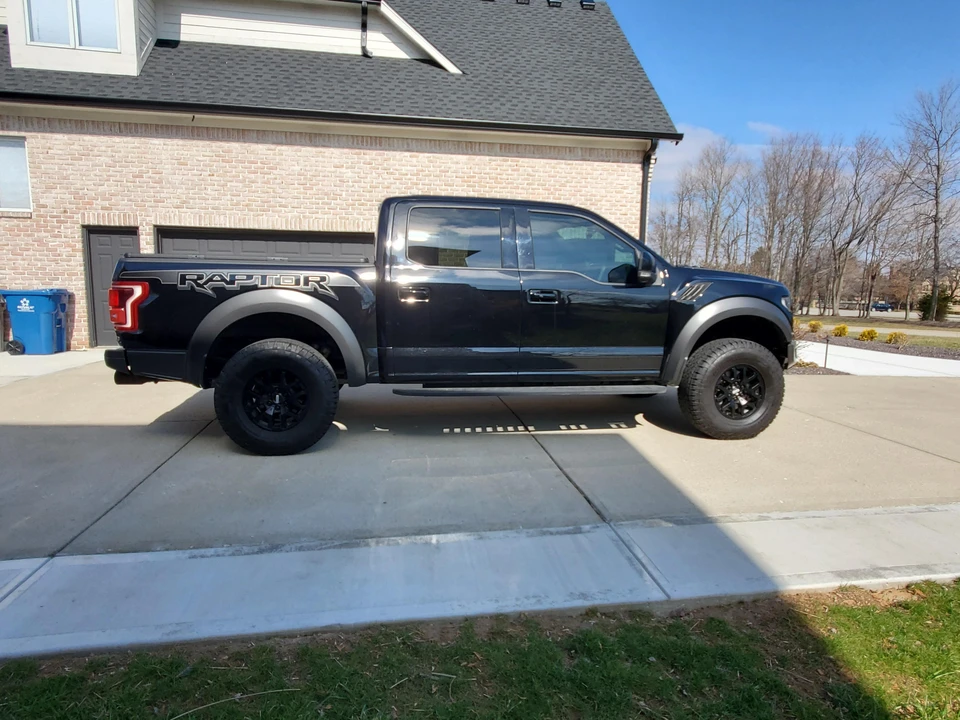 2017 Ford F-150 Raptor 13th Gen - Image 23 of 31