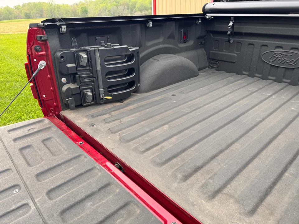 2017 Ford F-150 Raptor 13th Gen - Image 24 of 31