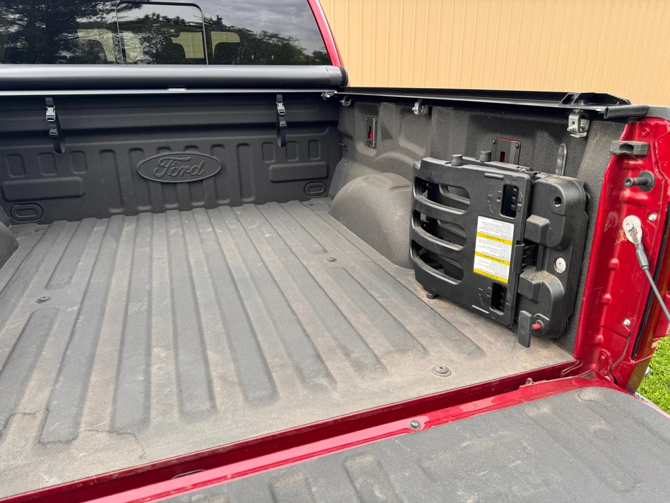 2017 Ford F-150 Raptor 13th Gen - Image 25 of 31