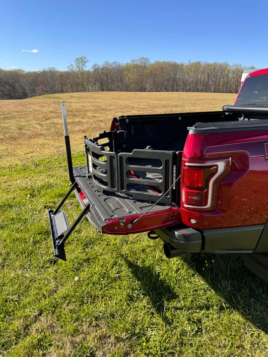 2017 Ford F-150 Raptor 13th Gen - Image 27 of 31