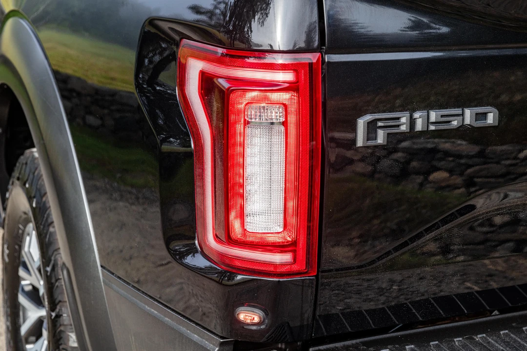 2017 Ford F-150 Raptor 13th Gen - Image 28 of 31