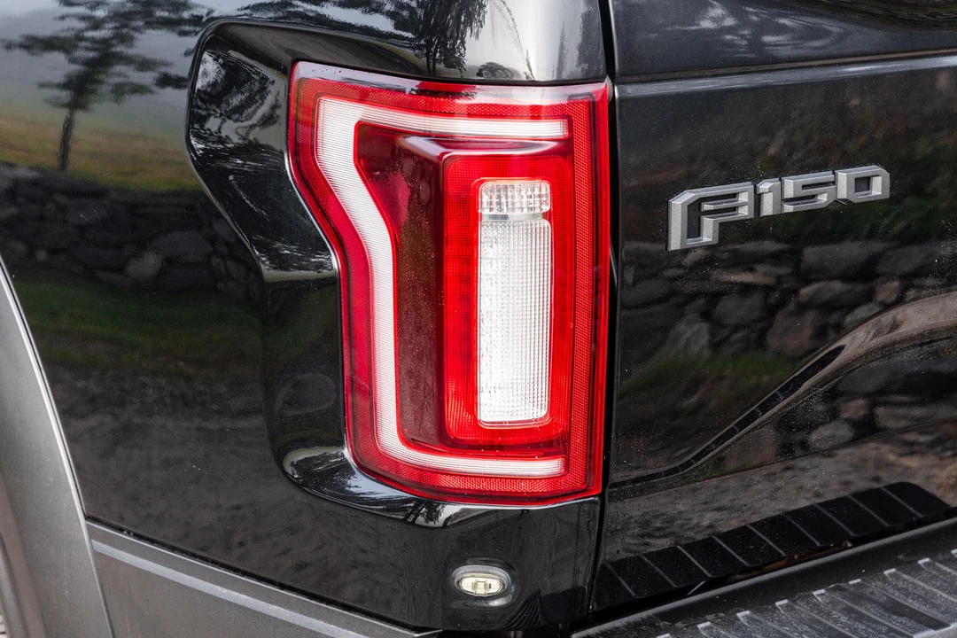 2017 Ford F-150 Raptor 13th Gen - Image 27 of 31