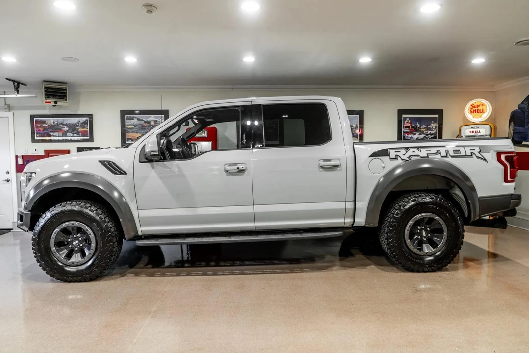 2017 Ford F-150 Raptor 12th Gen - Image 7 of 31