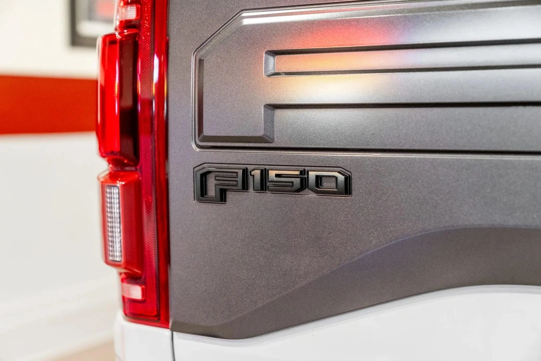 2017 Ford F-150 Raptor 12th Gen - Image 26 of 31