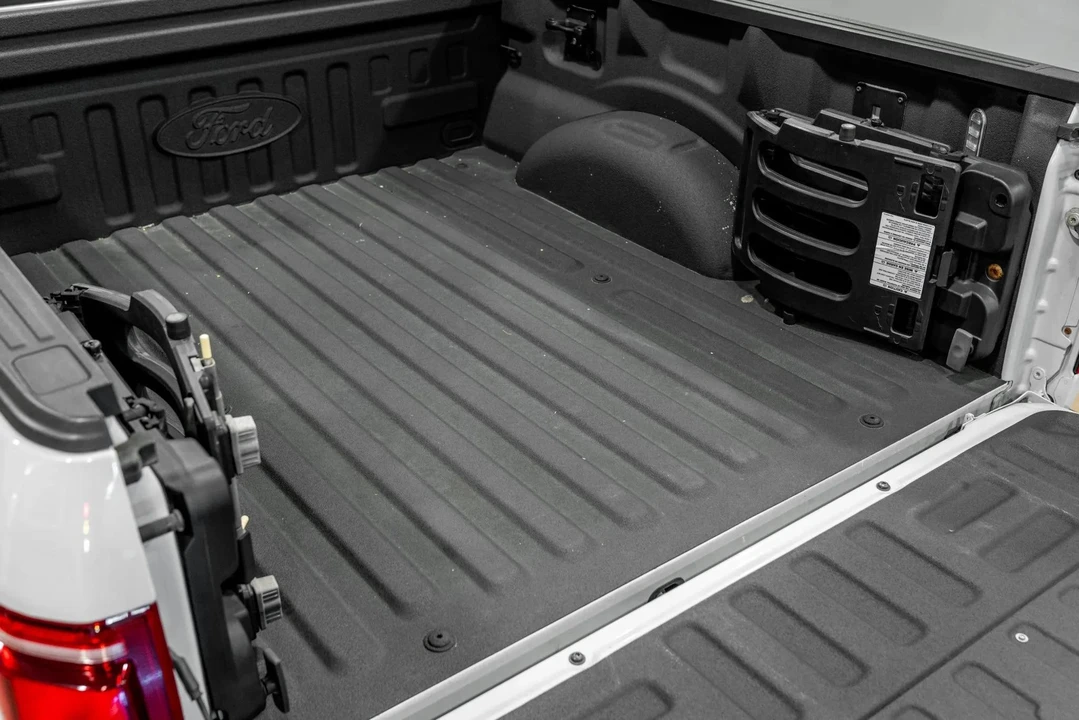 2017 Ford F-150 Raptor 12th Gen - Image 29 of 31