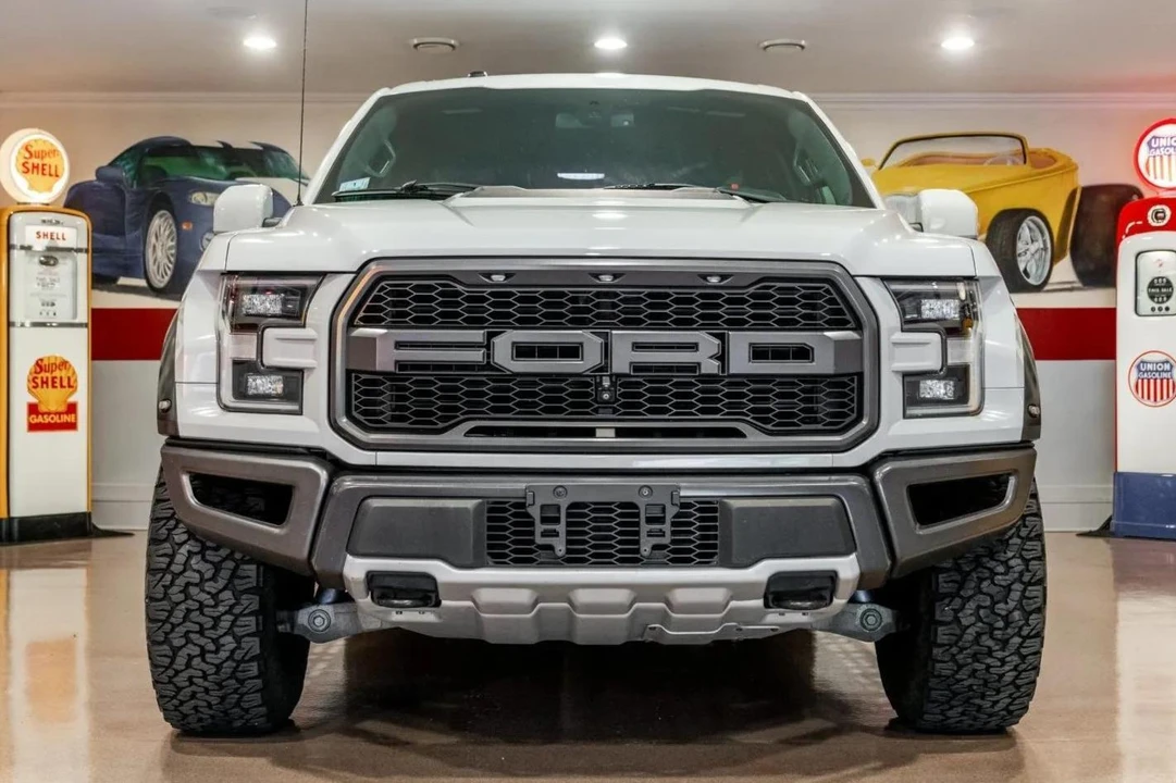2017 Ford F-150 Raptor 12th Gen - Image 2 of 31