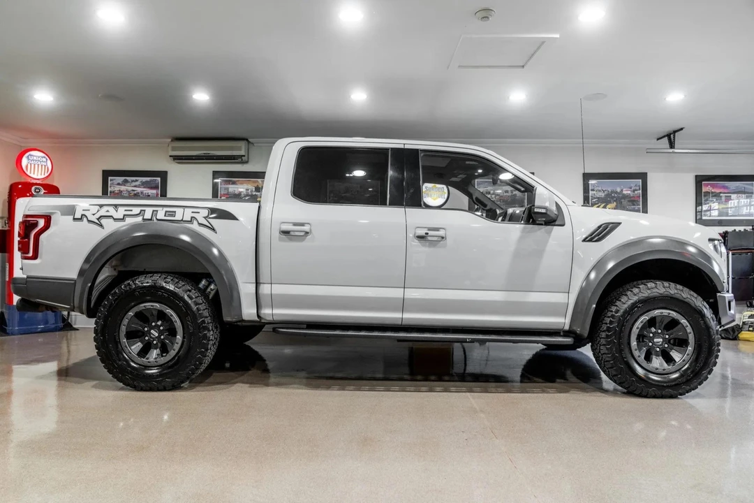 2017 Ford F-150 Raptor 12th Gen - Image 3 of 31