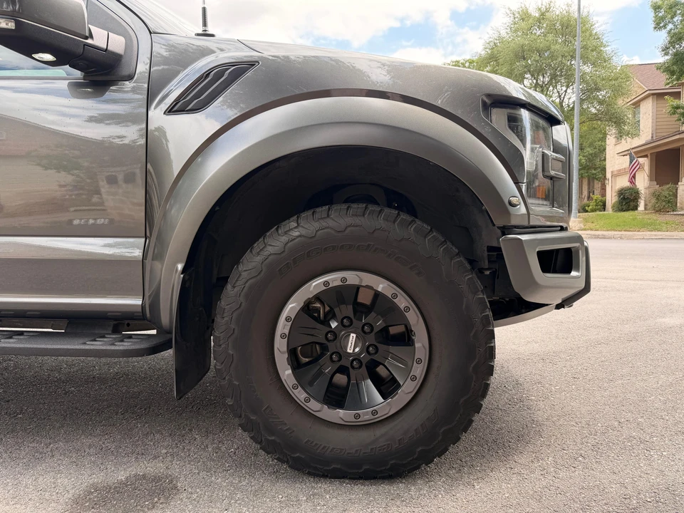 2017 Ford F-150 Raptor 13th Gen - Image 16 of 31