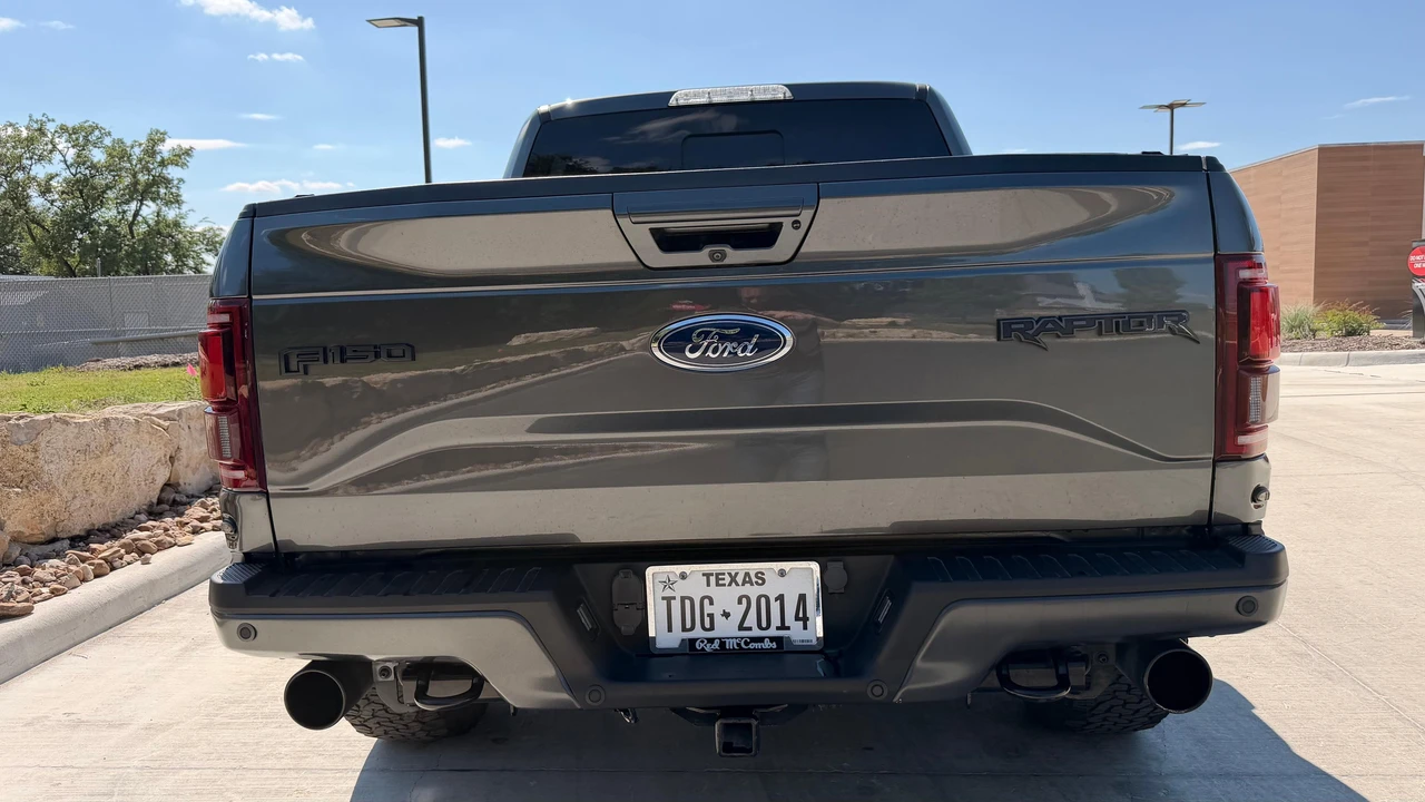 2017 Ford F-150 Raptor 13th Gen - Image 9 of 31