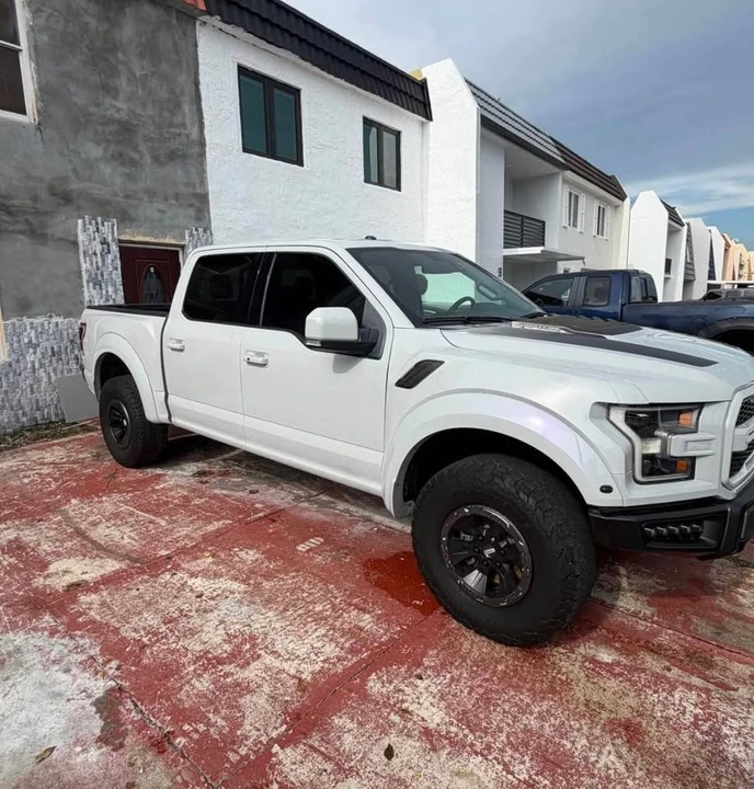 2017 Ford F-150 Raptor 13th Gen - Image 2 of 11