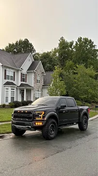 2017 Ford F-150 Raptor Pickup 4D 5 1/2 ft