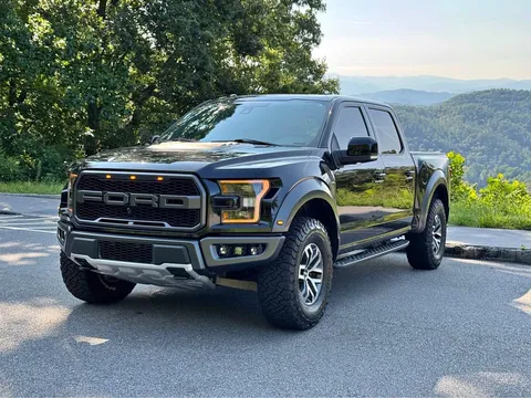 2017 Ford F-150 Raptor Pickup 4D 5 1/2 ft