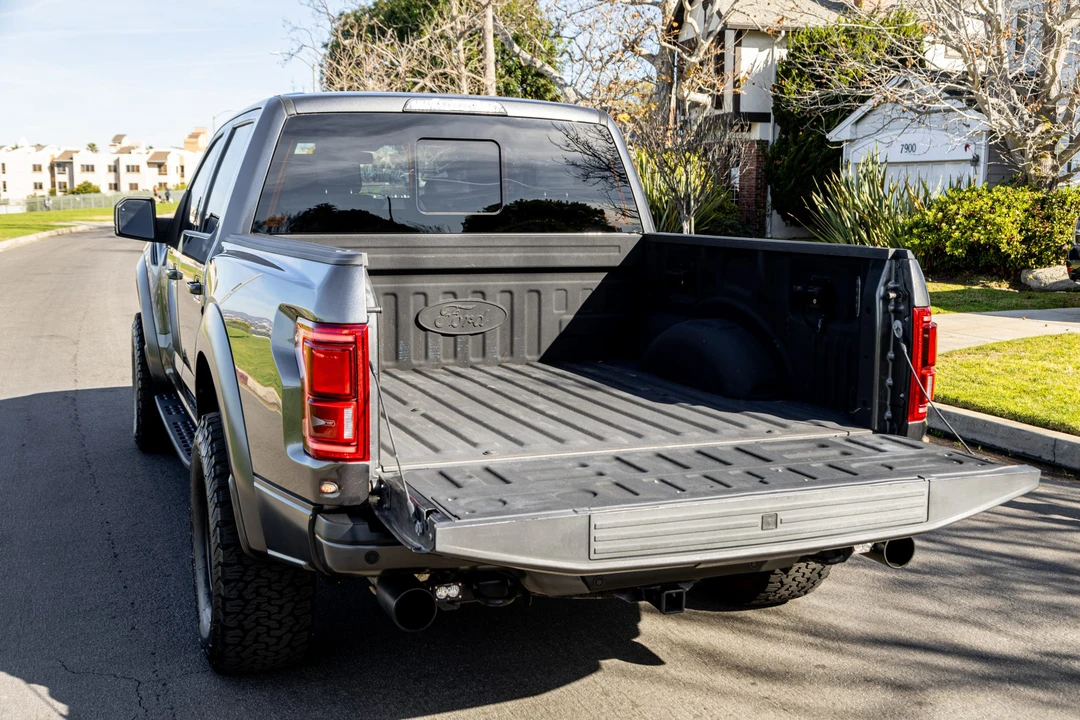 2017 Ford F-150 Raptor 13th Gen - Image 13 of 31