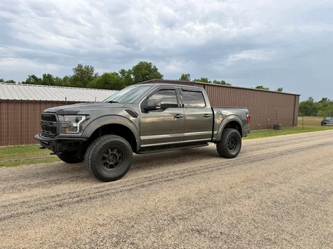 2017 Ford F-150 SVT Raptor Pickup 4D 5 1/2 ft