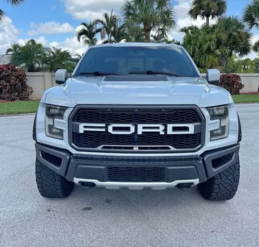2017 Ford F-150 SVT Raptor Pickup 4D 5 1/2 ft