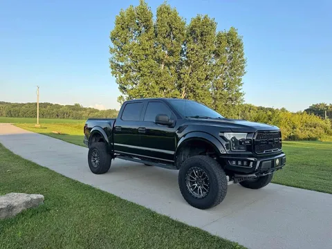 2017 Ford F-150 SVT Raptor Pickup 4D 5 1/2 ft