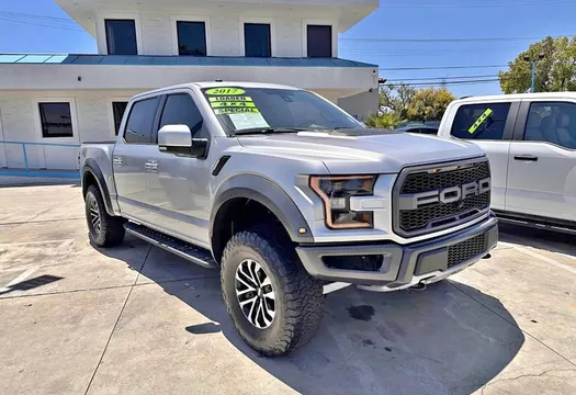 2017 Ford F-150 SVT Raptor Pickup 4D 5 1/2 ft
