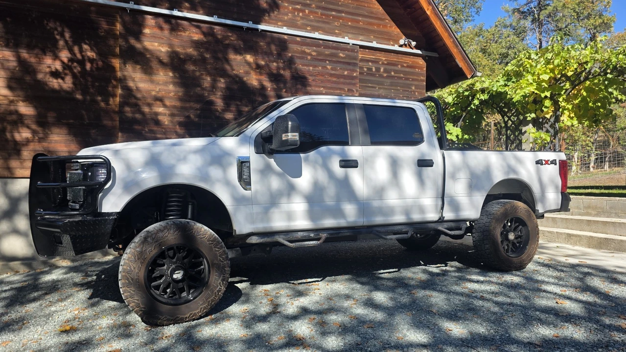 2017 Ford Super Duty 4th Gen - Image 2 of 13
