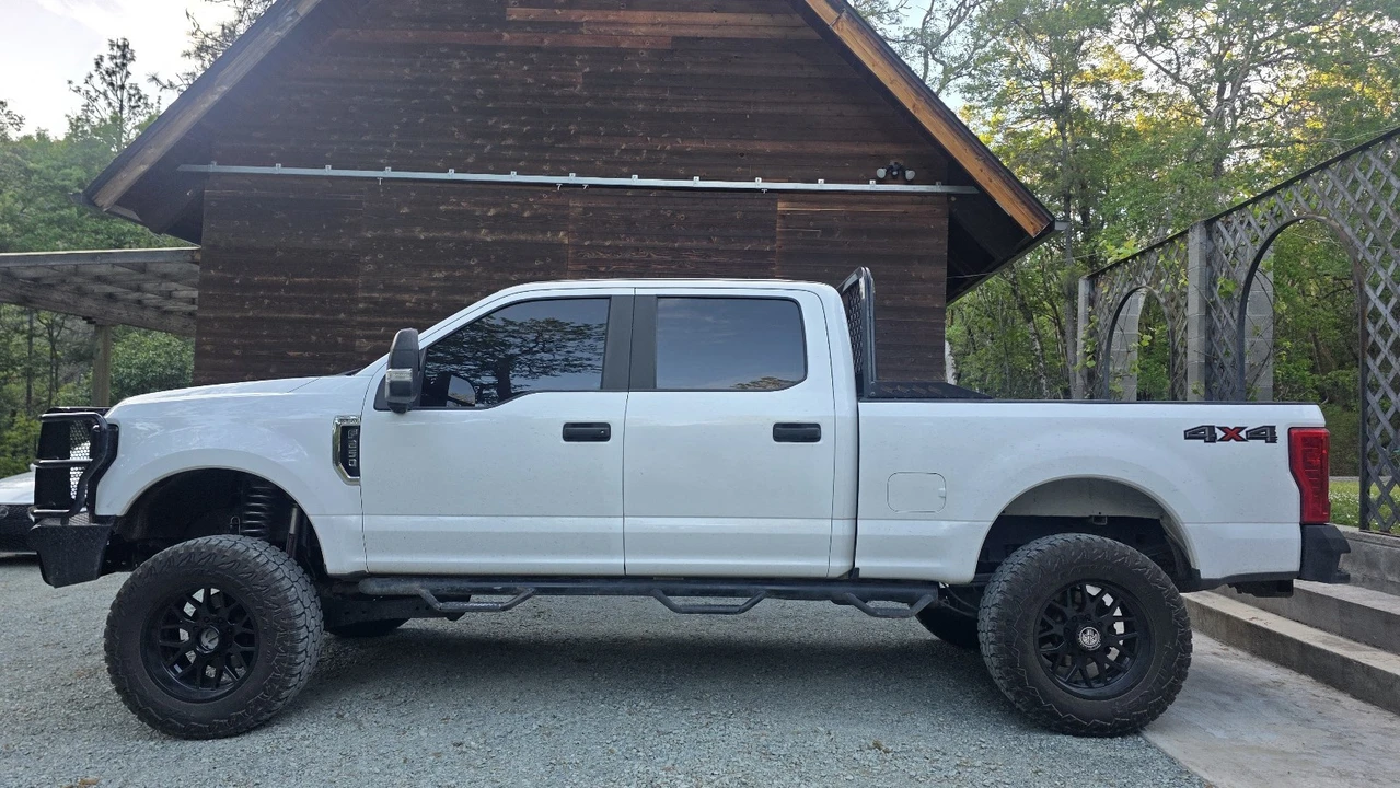 2017 Ford Super Duty 4th Gen - Image 3 of 13