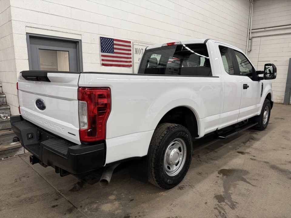 2017 Ford Super Duty 4th Gen - Image 2 of 12