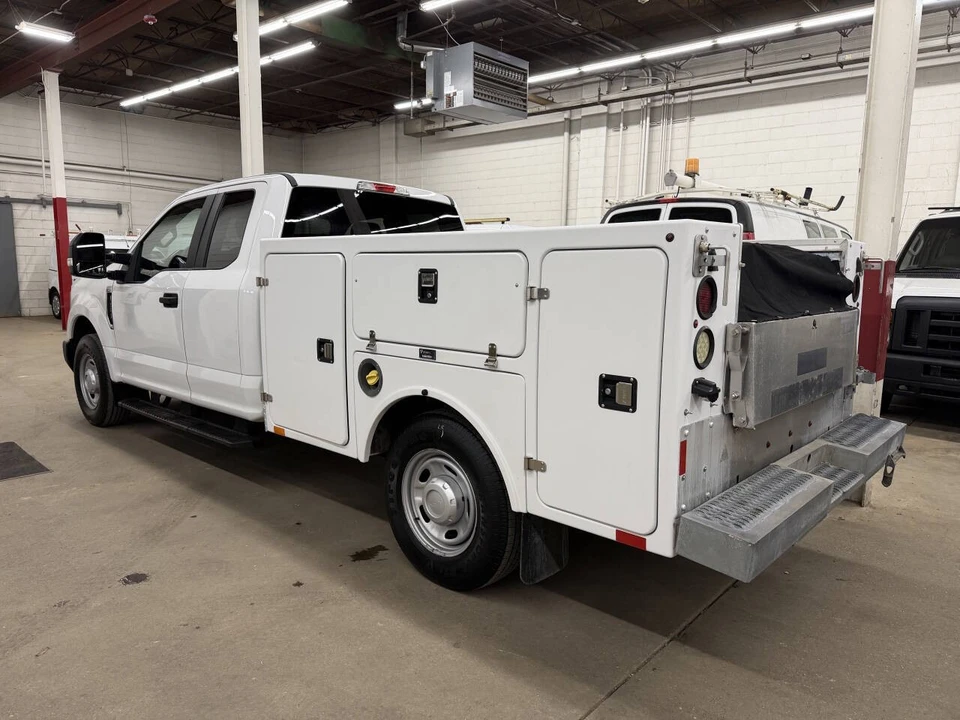 2017 Ford Super Duty 4th Gen - Image 2 of 12
