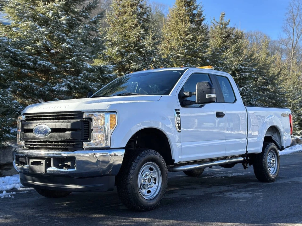 2017 Ford Super Duty 3rd Gen - Image 2 of 12