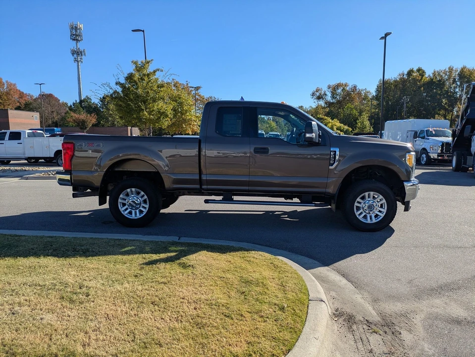 2017 Ford Super Duty 3rd Gen - Image 3 of 12