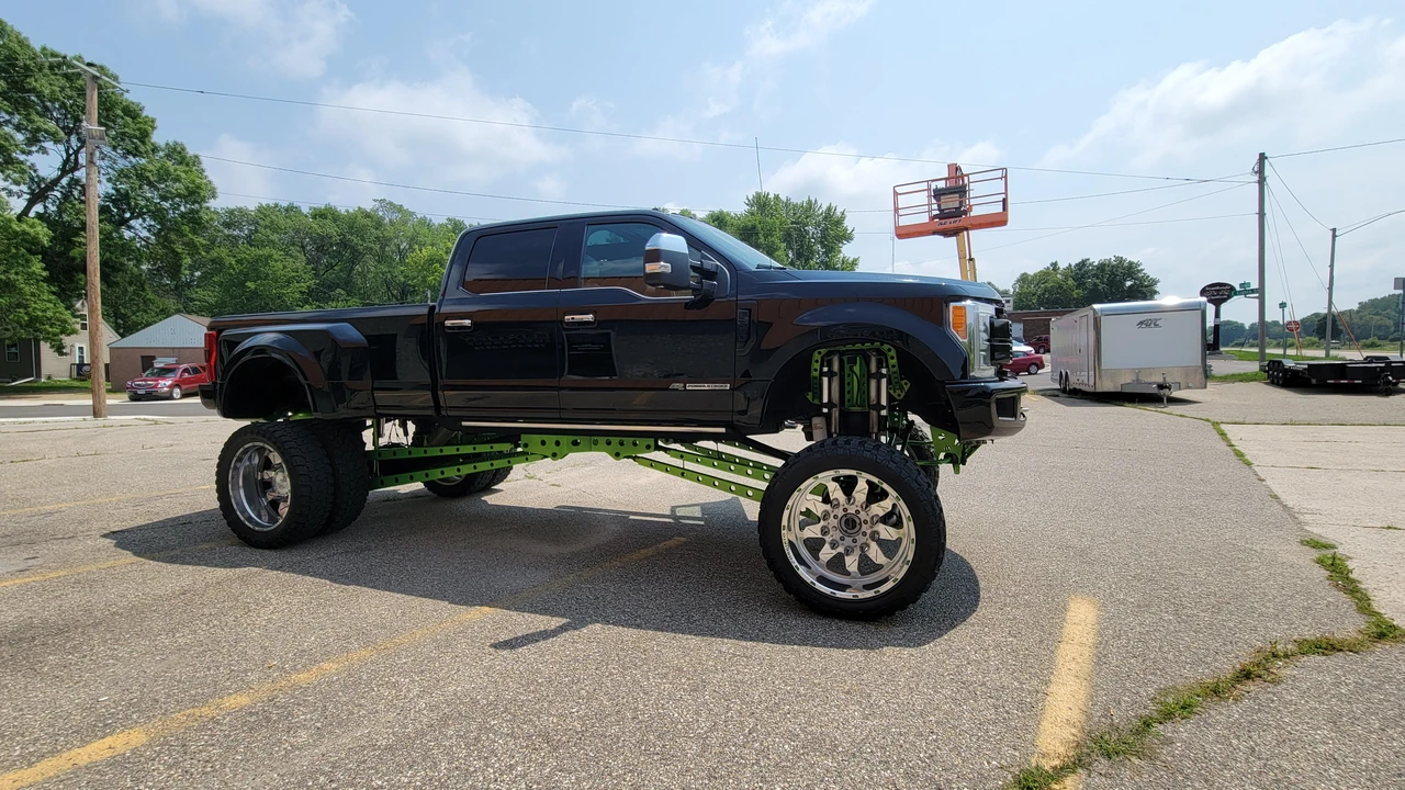 2017 Ford Super Duty 4th Gen - Image 16 of 31