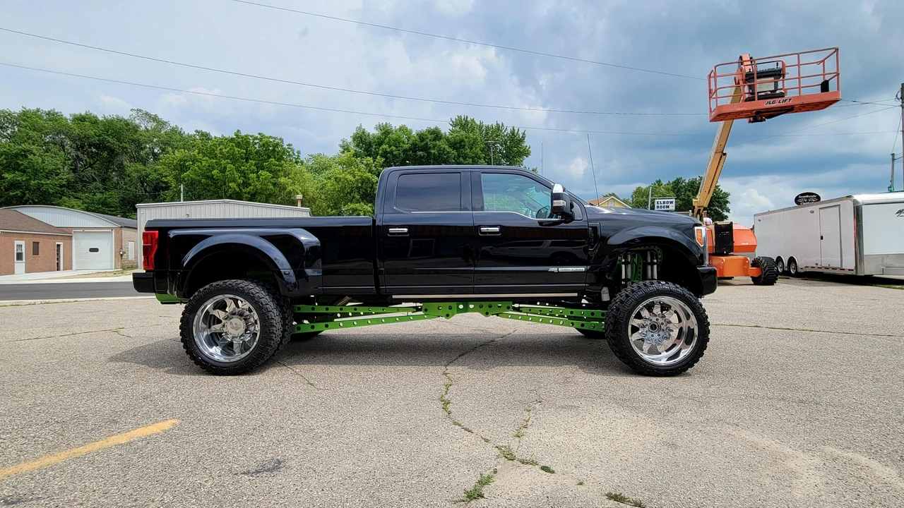 2017 Ford Super Duty 4th Gen - Image 15 of 31