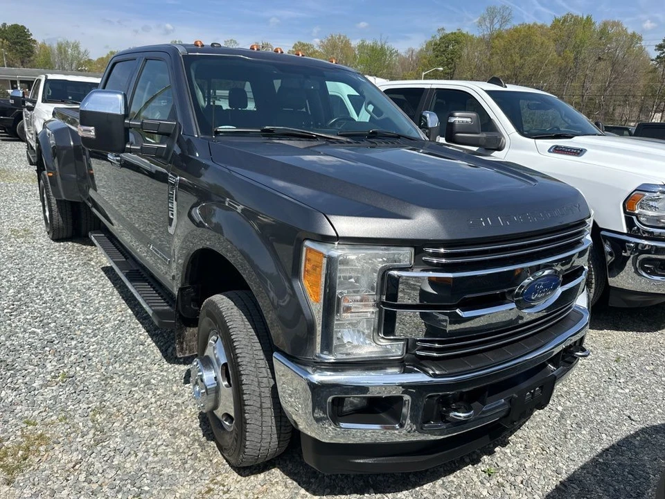 2017 Ford Super Duty 4th Gen - Image 2 of 5