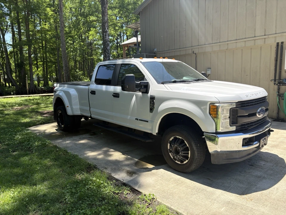 2017 Ford Super Duty 4th Gen - Image 2 of 9