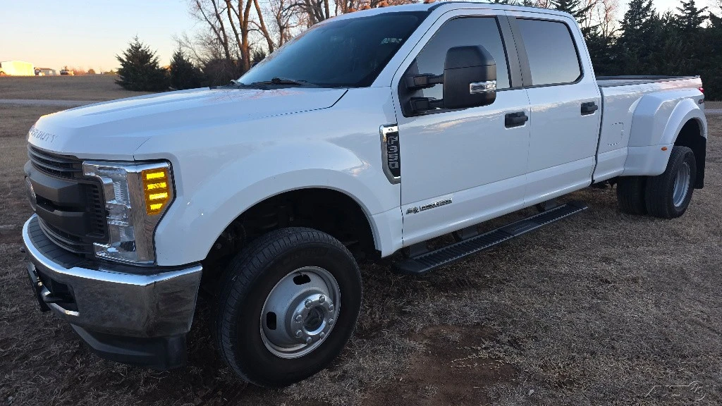 2017 Ford Super Duty 4th Gen - Image 2 of 12