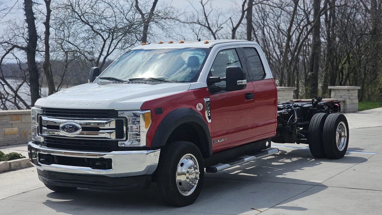 2017 Ford Super Duty 4th Gen - Image 2 of 31