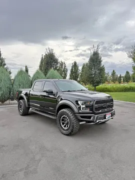 2017 Ford F-150 Raptor Pickup 4D 5 1/2 ft