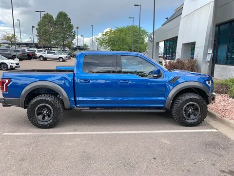 2017 Ford F150 SuperCrew Cab SVT Raptor Pickup 4D 5 1/2 ft