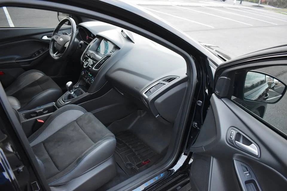 2017 Ford Focus RS 3rd Gen - Image 11 of 15
