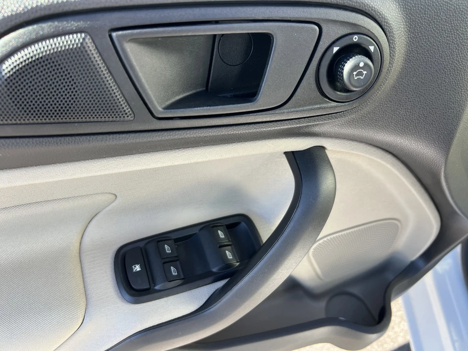 2017 Ford Fiesta - Image 13 of 21