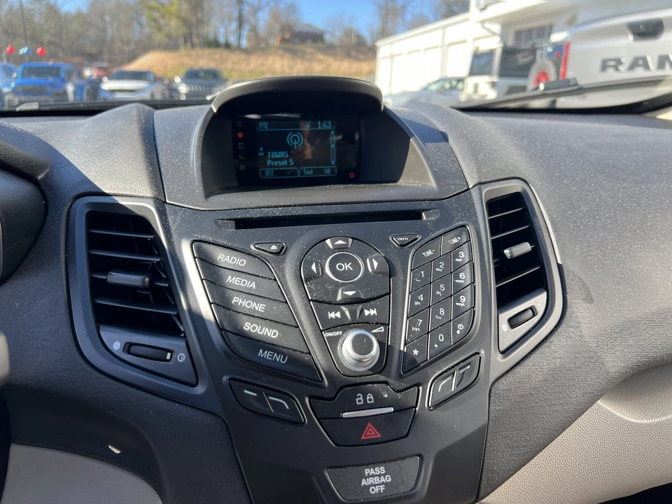 2017 Ford Fiesta - Image 15 of 21