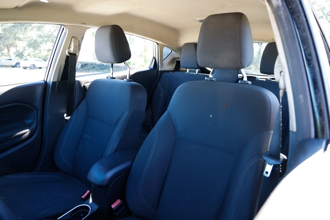 2017 Ford Fiesta - Image 6 of 12