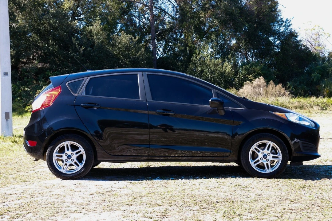 2017 Ford Fiesta - Image 11 of 12
