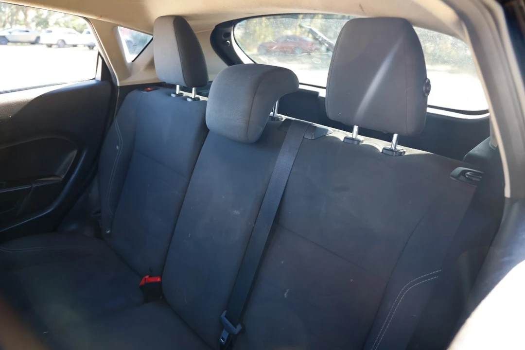 2017 Ford Fiesta - Image 8 of 12