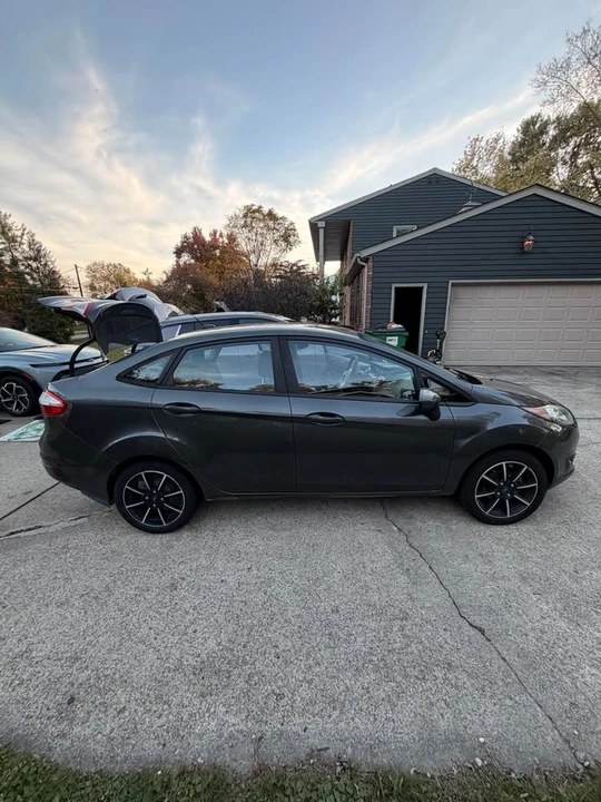 2017 Ford Fiesta - Image 2 of 13