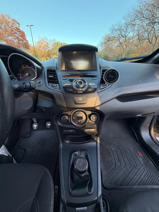 2017 Ford Fiesta - Image 5 of 8