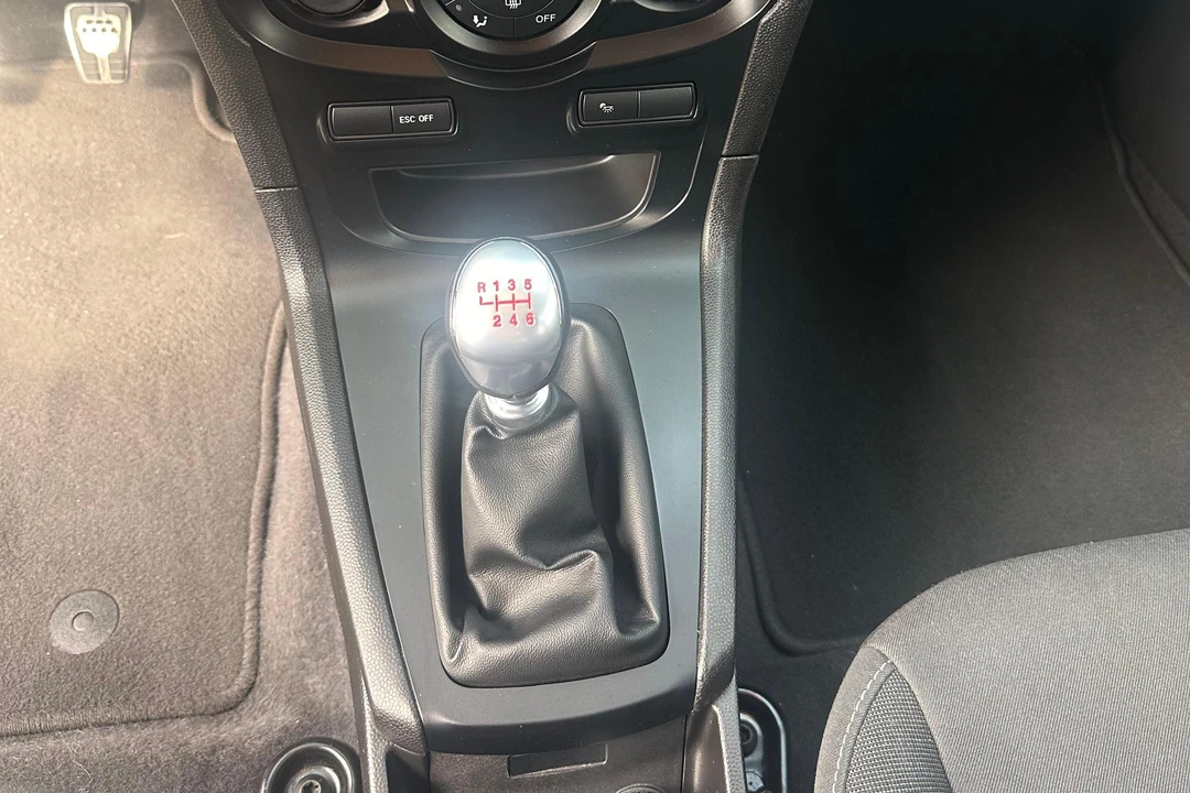 2017 Ford Fiesta - Image 23 of 31