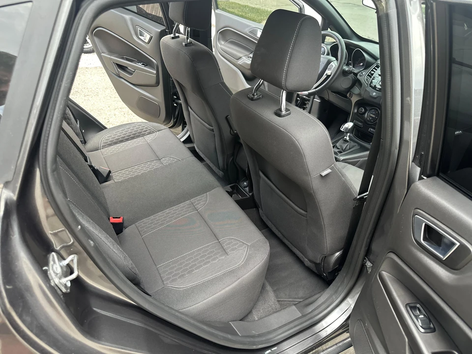 2017 Ford Fiesta - Image 27 of 31