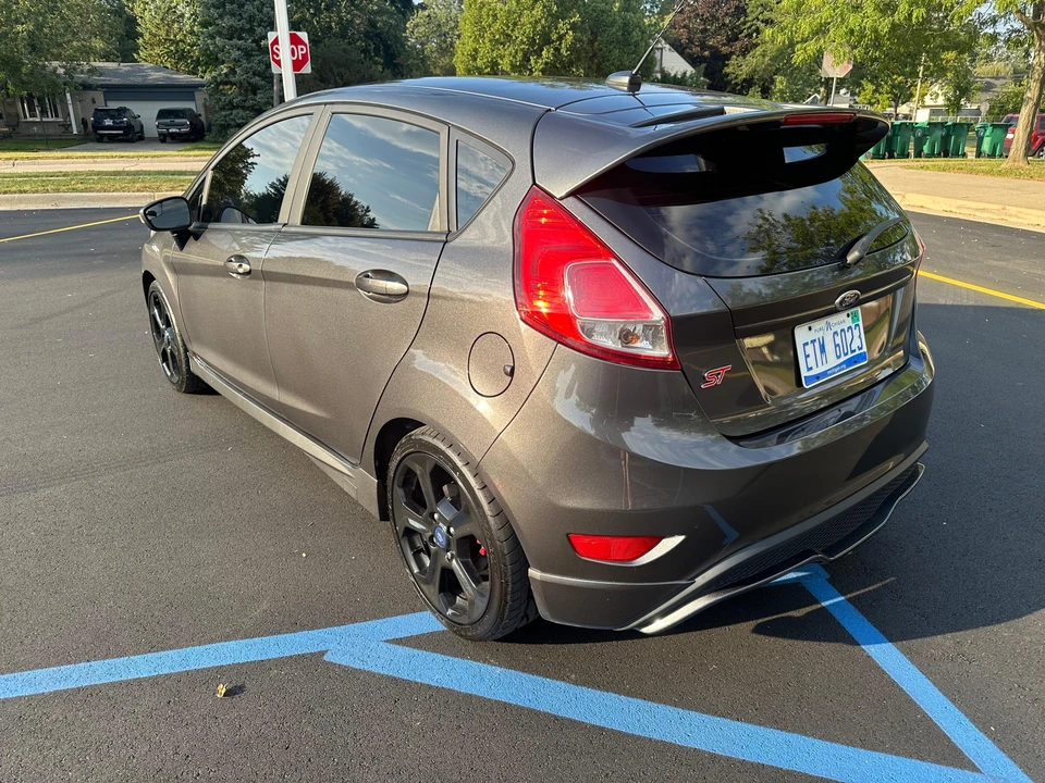 2017 Ford Fiesta - Image 11 of 31
