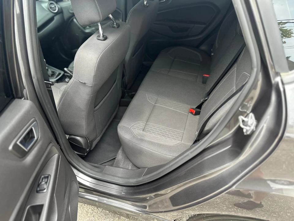 2017 Ford Fiesta - Image 26 of 31