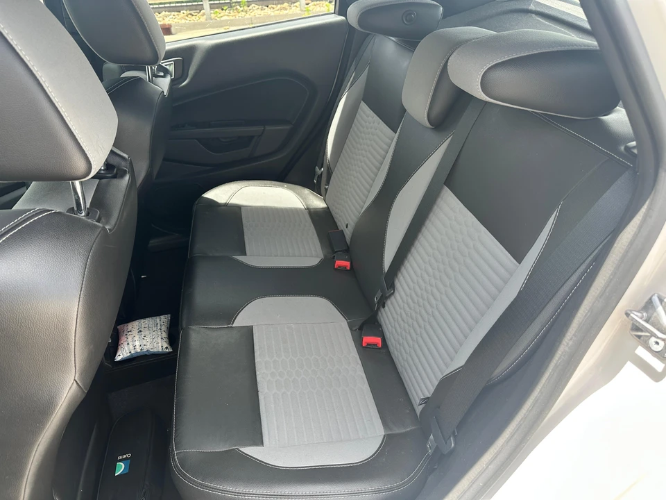 2017 Ford Fiesta - Image 28 of 31