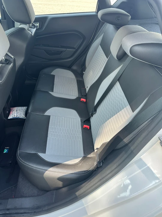 2017 Ford Fiesta - Image 27 of 31